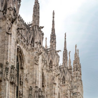 Milano Duomo Katedrali'ne mimari parçası. Katedral Romanesk ve Gotik tarzda inşa edilmiştir. Milan, İtalya, Lombardy