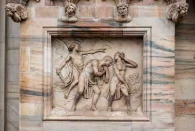 Milano Duomo Katedrali'ne mimari parçası. Katedral Romanesk ve Gotik tarzda inşa edilmiştir. Milan, İtalya, Lombardy.