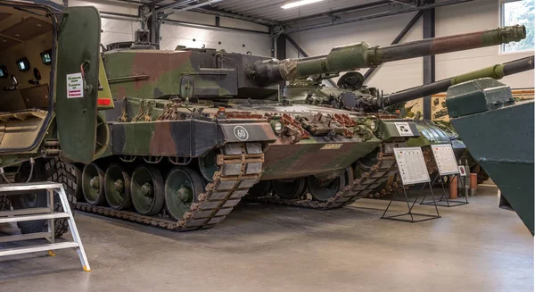 Parola, Finlandia - 2 maggio 2019: Museo del serbatoio nella città di Parola. Serbatoio tedesco Leopard 2 A 4 — Foto Stock