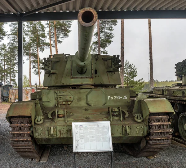 Parola, Finlandiya - 2 Mayıs 2019: Parola şehrinde tank müzesi. İngiliz tankı Charioteer — Stok fotoğraf