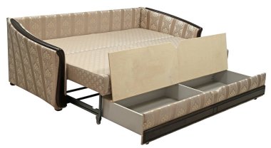 Beyaz arka planda izole kanepe. Kırpma yolu dahil