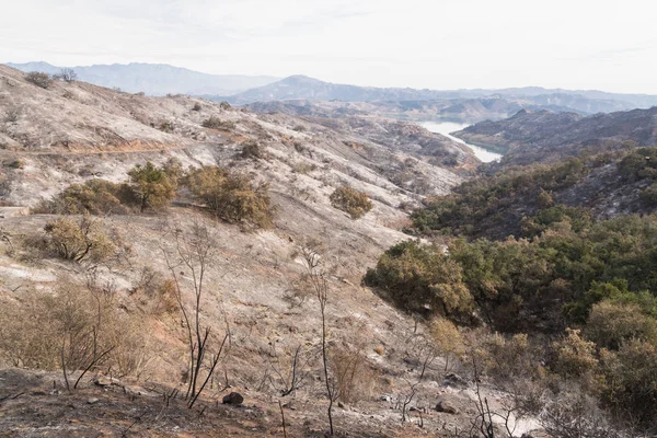 Uitzicht Thomas Fire Schade Heuvels Rond Lake Casitas Ojai Californië — Stockfoto