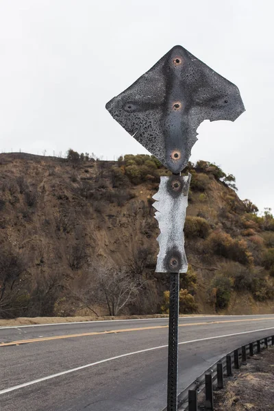 Señal Tráfico Dañada Por Incendio Thomas Largo Autopista Ojai California — Foto de Stock