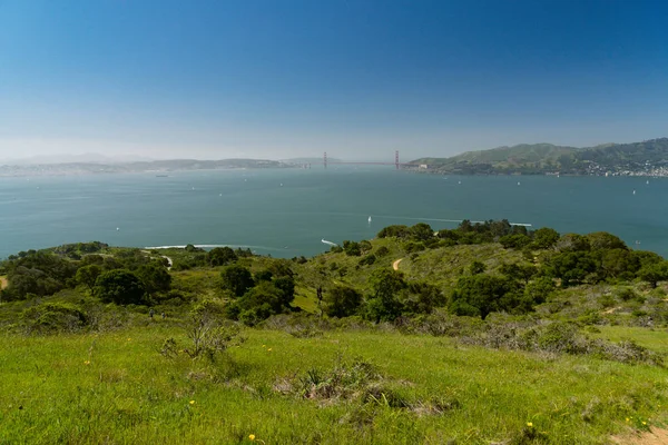 Wide Sweeping View Golden Gate Bridge City San Francisco Surrounding — Stock Photo, Image