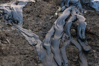 Sonrasında otobanda 150 Thomas ateşten. Yanık hillside ve doğal yağ sızmasını hala sigara.