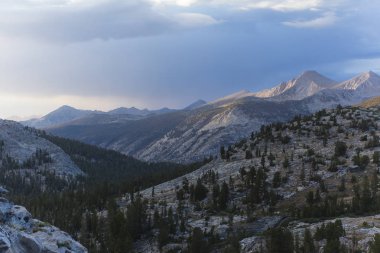 Dağlar doğa doğal görünümü 