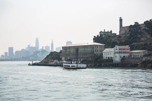 Traghetto Turistico Riprese Ravvicinate Dell Isola Alcatraz Nella Baia San — Foto Stock