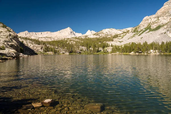 Tranquillo Lago Nel Backcountry Montagna Della Sierra Nevada California — Foto Stock
