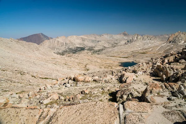 Kayalık Sırtların Dağ Backcountry California Daki Sierra Nevada — Stok fotoğraf