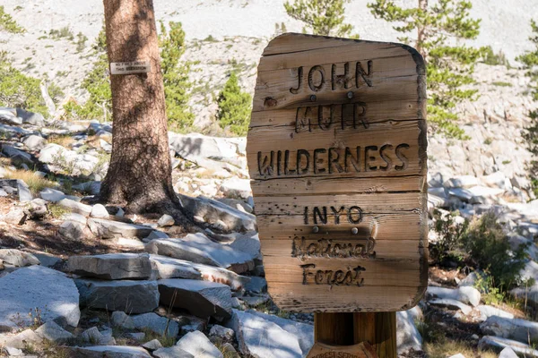 Señalización Senderos Madera Campo Montañoso Sierra Nevada California — Foto de Stock