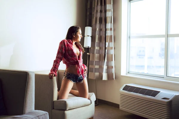 Young Caucasian Woman Plaid Shirt Denim Shorts Poses Natural Light — Stock Photo, Image