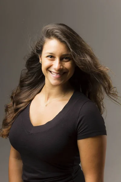 Young Beautiful Woman Posing Studio Wearing Casual Clothes — Stock Photo, Image