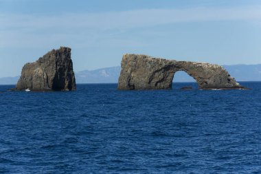 Güney Kaliforniya kıyılarında Kanal Adaları manzarası