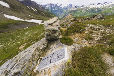 Tur du mont blanc benzersiz trek Mont Blanc, İtalya, İsviçre ve Fransa geçerken çevresinde yaklaşık 200 km