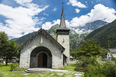 Tur du mont blanc benzersiz trek Mont Blanc, İtalya, İsviçre ve Fransa geçerken çevresinde yaklaşık 200 km