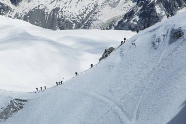 Tur du mont blanc benzersiz trek Mont Blanc, İtalya, İsviçre ve Fransa geçerken çevresinde yaklaşık 200 km