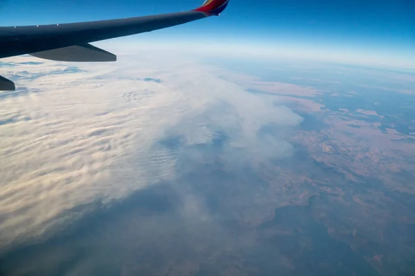 Vista Aérea Las Montañas Sierra Nevada Llenas Humo Fuego California —  Fotos de Stock