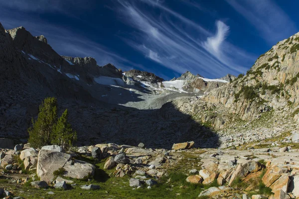 美丽的山脉自然景观风景 — 图库照片