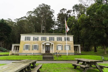 Liken melek Adası San Francisco Körfezi'nın eski askeri binalar kapalı