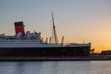 Tarihi okyanus gemisi Queen Mary Long Beach, Ca demirledi