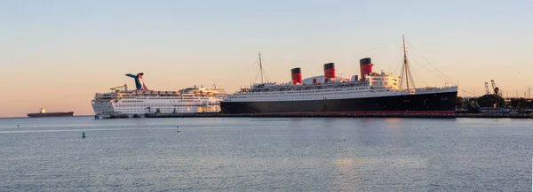 Moderní Výletní Loď Historický Oceánský Parník Queen Mary Zakotvil Long — Stock fotografie