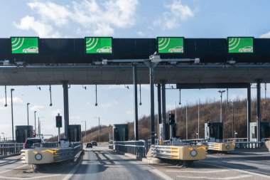 Danimarka-08 Mart 2019: Danimarka 'da bir otoyoldaki otoyol gişesi