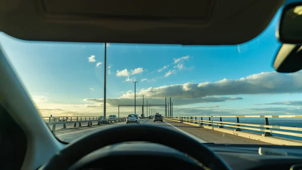 丹麦- 2018年10月19日：Oeresund Bridge during crossing by car — 图库照片