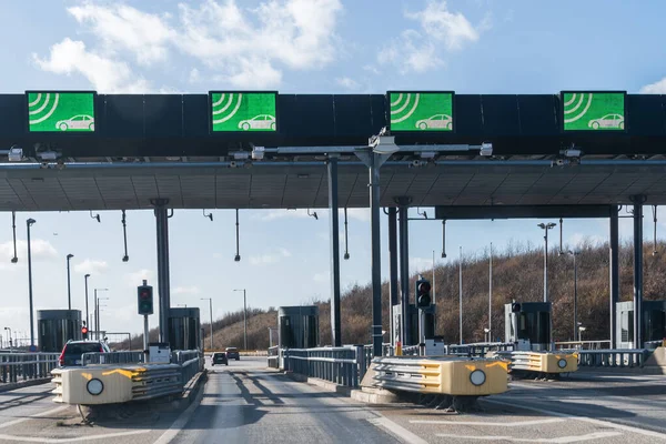 Danimarka-08 Mart 2019: Danimarka 'da bir otoyoldaki otoyol gişesi