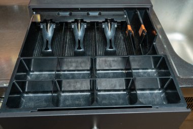 Satış yasağı nedeniyle boş bir yazar kasa