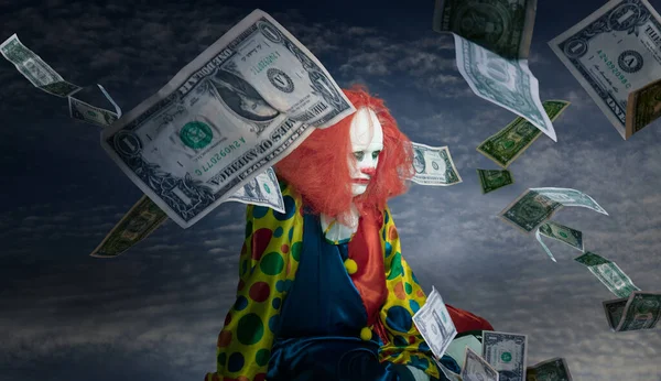 Ein Clown Ist Unberechenbar Auch Wenn Geld Regnet — Stockfoto