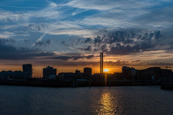 Hamburska Panorama Sfotografowana Portu Zachodzie Słońca — Zdjęcie stockowe
