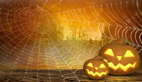 Fundo Assustador Halloween Com Abóboras Sorridentes Uma Teia Aranha — Fotografia de Stock