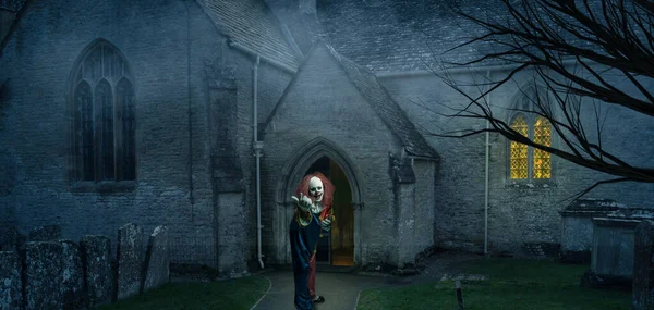 Une Image Abstraite Clown Qui Attire Spectateur Devant Une Église — Photo