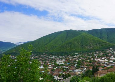 Harika Şəki şehir doğal manzara dağ manzaralı