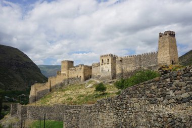Khertvisi Kalesi kale ortak görünümü çift duvarlı