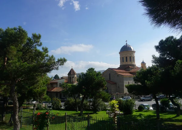 Gori Holy Archangels Église Orthodoxe Vue Commune Avec Ciel Bleu — Photo