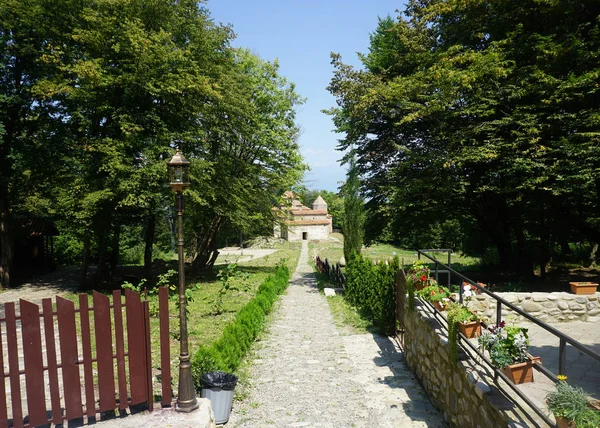 Telavi Dzveli Shuamta Mosteiro Vista Com Caminho Luzes Rua — Fotografia de Stock