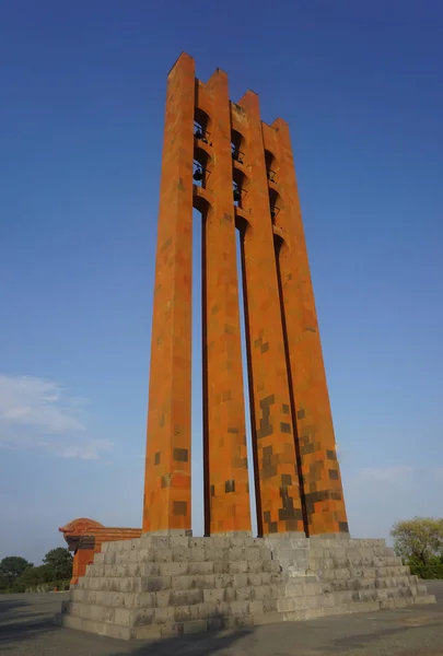 Het Pittoreske Achteraanzicht Sardarapat Memorial Bell Tower Zomer Met Blauwe — Stockfoto