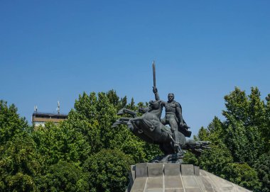 Yerevan Zoravar Andranik gururla bir kılıç Holding heykel