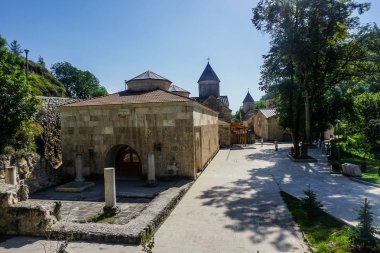 Haghartsin manastır ana View Point asfalt yol ve sütunlar ile