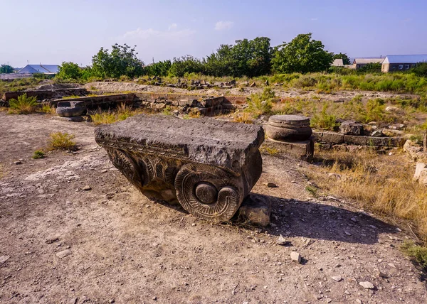 Dvin Archäologische Stätte Säulenruine Sommer Auf Sandigem Boden — Stockfoto