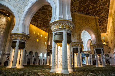 Abu Dabi Şeyh Zayed Büyük Camii dualar salon en iyi pitoresk ayağı ile