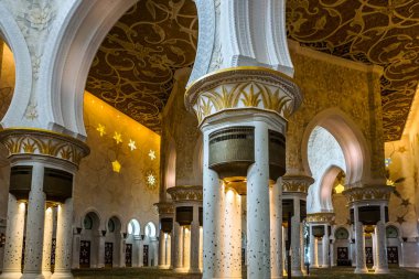 Abu Dabi Şeyh Zayed Büyük Camii dualar salon en iyi pitoresk ayağı ile