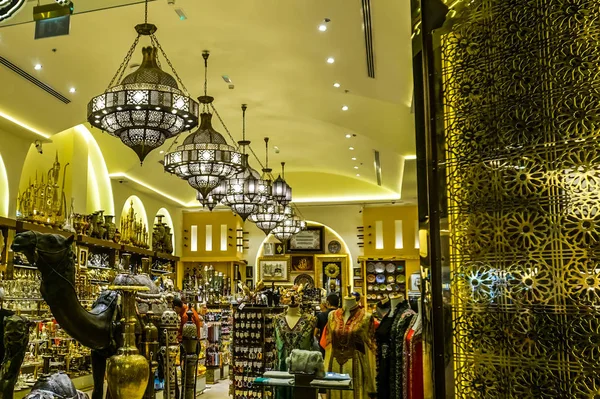 Dubai Mall Shop Store Oriental Chandeliers Camel Women Dresses Souvenirs — Stock Photo, Image