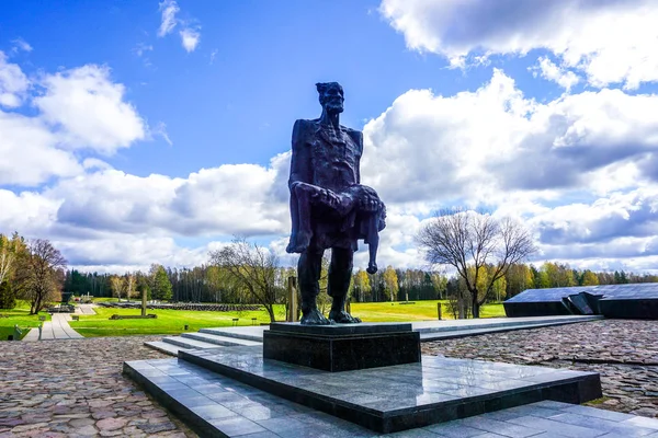 Khatyn Memorial Complex Monument Old Man Who Holding Dead Child — Stock Photo, Image