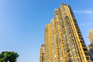 Wuhu Anhui Çin çoklu seviyeli Highrise apartmanın mavi gökyüzü arka plan