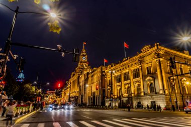 Shanghai Bund Promenade ticari binalar gece