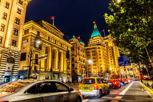 Shanghai Bund Promenade Edificios Comerciales Por Noche Con Coches Semáforo — Foto de Stock