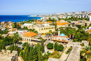 Byblos Haçlı Kalesi Courtyard Harabeleri Cityscape ve deniz manzaralı