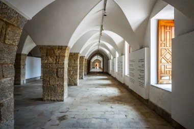 Beiteddine Palace geçiş tüneli satırları Oda lider
